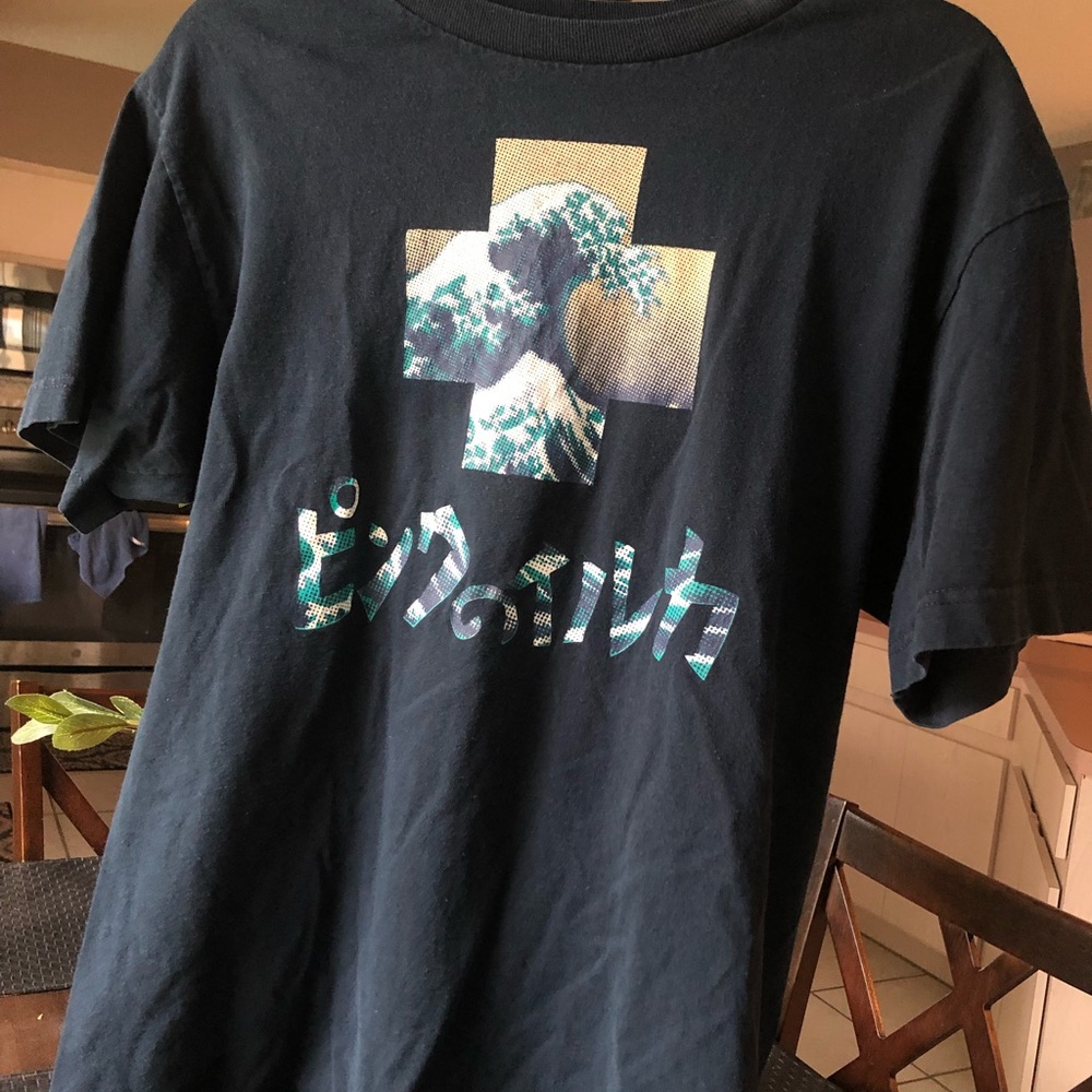 Pink dolphins vintage graphic tee mens medium